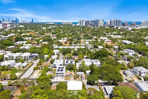 3132 Plaza Street Miami FL 33133