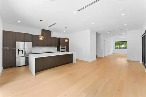 3132 Plaza Street Miami FL 33133