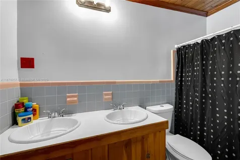 690 NW 18th Street Homestead FL 33030