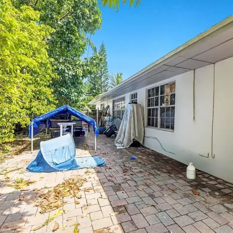 690 NW 18th Street Homestead FL 33030