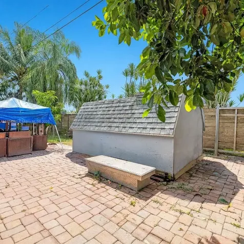 690 NW 18th Street Homestead FL 33030