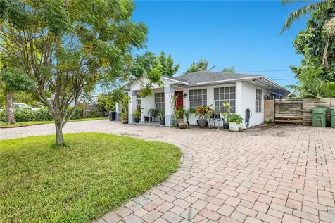 690 NW 18th Street Homestead FL 33030