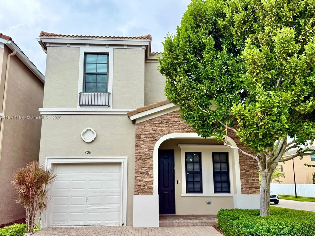 706 NE 191st Terrace Miami FL 33179