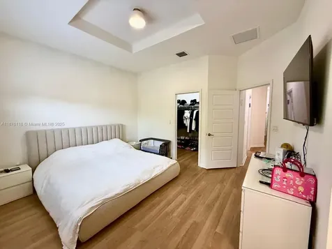 706 NE 191st Terrace Miami FL 33179