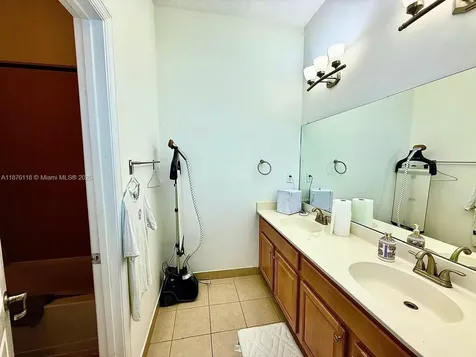 706 NE 191st Terrace Miami FL 33179
