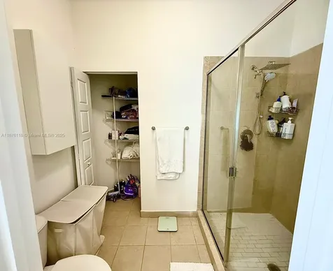 706 NE 191st Terrace Miami FL 33179