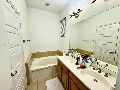 706 NE 191st Terrace Miami FL 33179