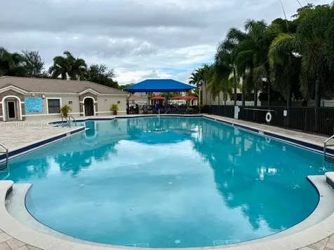 706 NE 191st Terrace Miami FL 33179