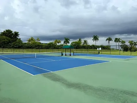 706 NE 191st Terrace Miami FL 33179