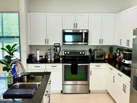 706 NE 191st Terrace Miami FL 33179