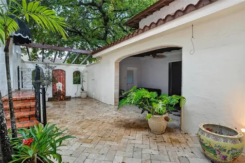 2317 SW 23rd Street Miami FL 33145