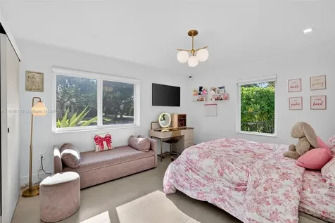10740 SW 73rd Court Pinecrest FL 33156