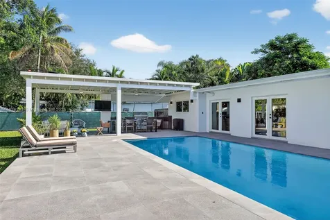 10740 SW 73rd Court Pinecrest FL 33156