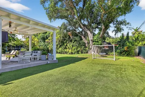 10740 SW 73rd Court Pinecrest FL 33156