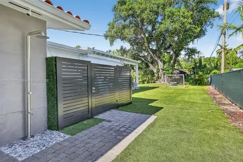 10740 SW 73rd Court Pinecrest FL 33156