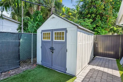 10740 SW 73rd Court Pinecrest FL 33156