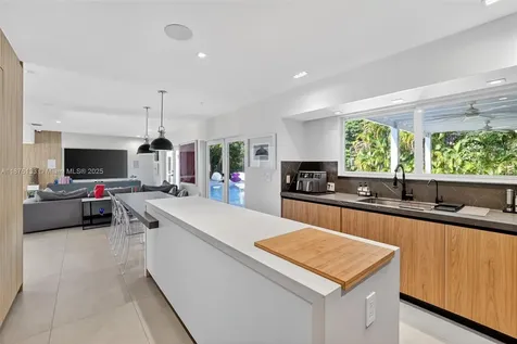 10740 SW 73rd Court Pinecrest FL 33156