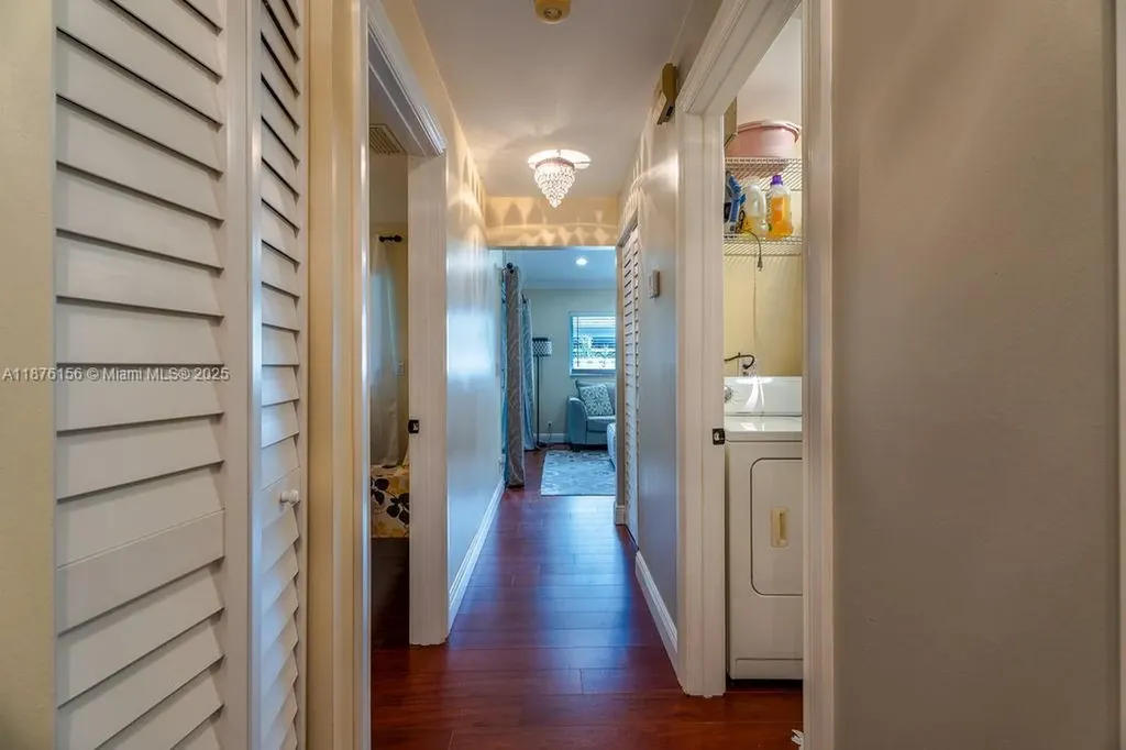 8957 Meadowlark Way Boca Raton FL 33496