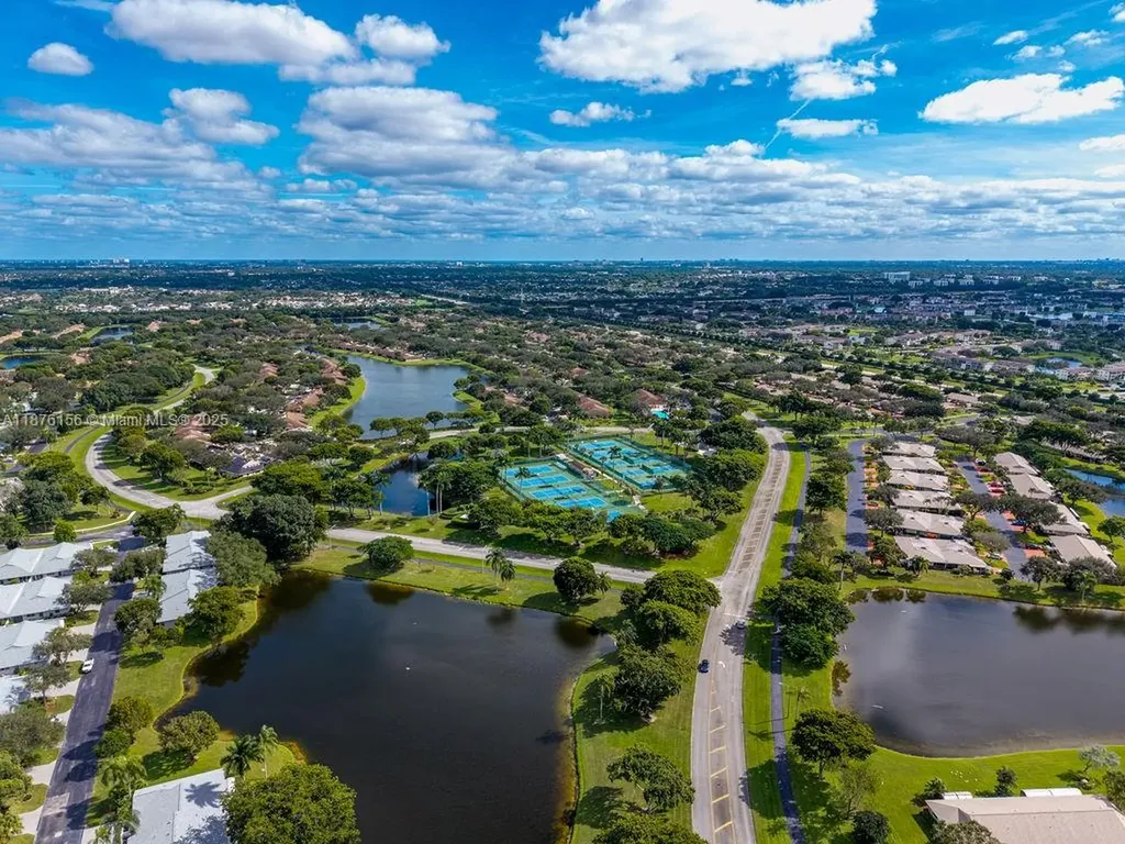 8957 Meadowlark Way Boca Raton FL 33496