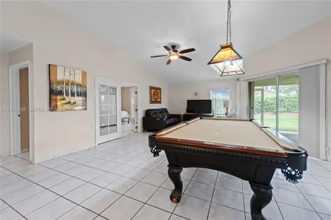 2585 SE 7th Place Homestead FL 33033