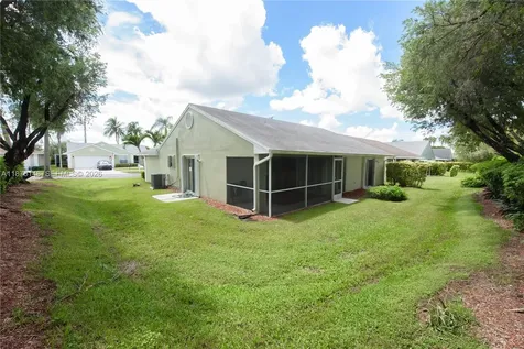2585 SE 7th Place Homestead FL 33033