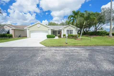 2585 SE 7th Place Homestead FL 33033