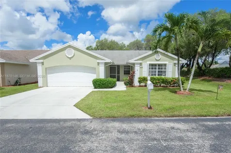 2585 SE 7th Place Homestead FL 33033