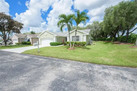 2585 SE 7th Place Homestead FL 33033