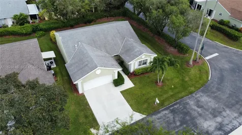2585 SE 7th Place Homestead FL 33033