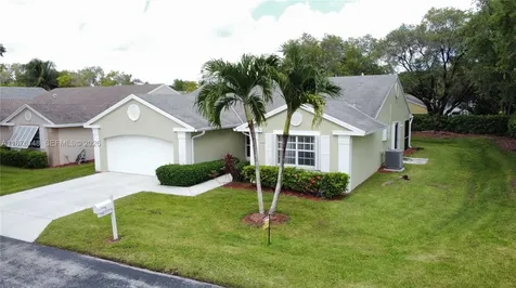 2585 SE 7th Place Homestead FL 33033