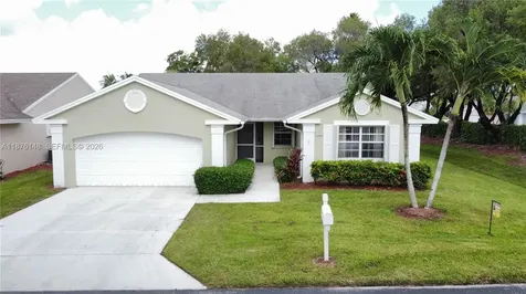 2585 SE 7th Place Homestead FL 33033