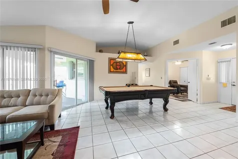 2585 SE 7th Place Homestead FL 33033