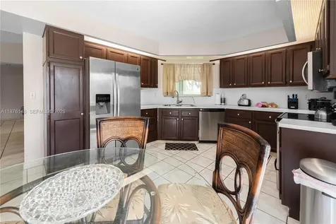 2585 SE 7th Place Homestead FL 33033