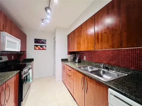 1200 Brickell Bay Drive Miami FL 33131