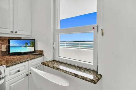 808 Brickell Key Drive Miami FL 33131