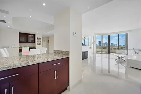 20191 E Country Club Drive Aventura FL 33180