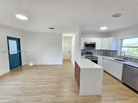 1117 W 26th Court Riviera Beach FL 33404