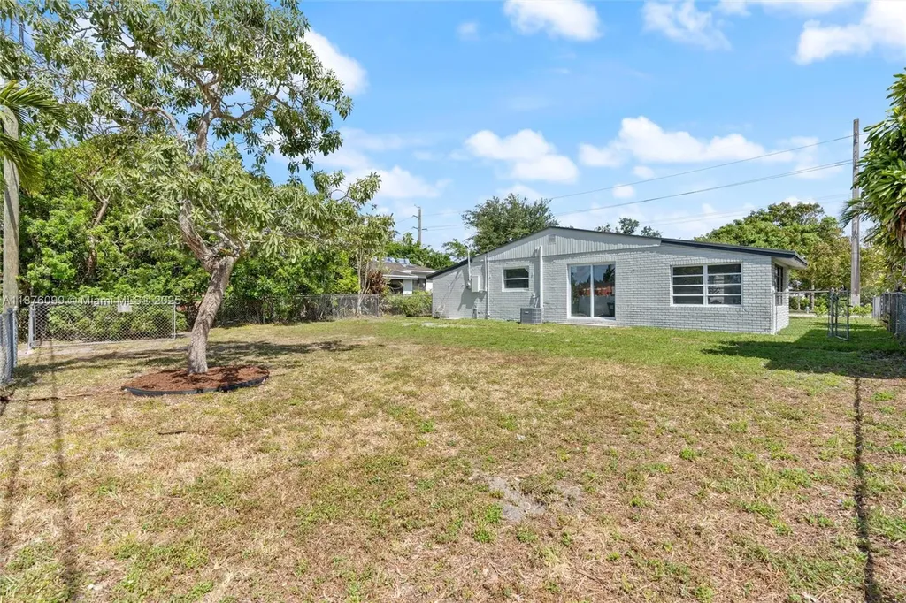 3230 Taft Street Hollywood FL 33021