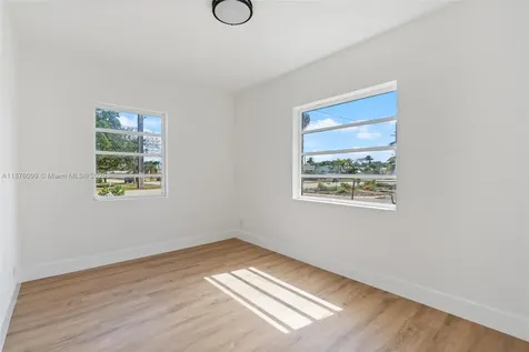 3230 Taft Street Hollywood FL 33021