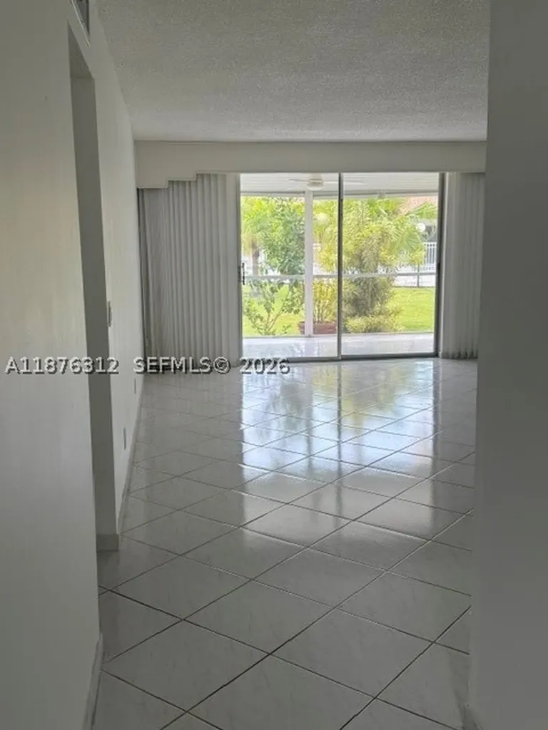 1025 SE 4th Avenue Dania Beach FL 33004