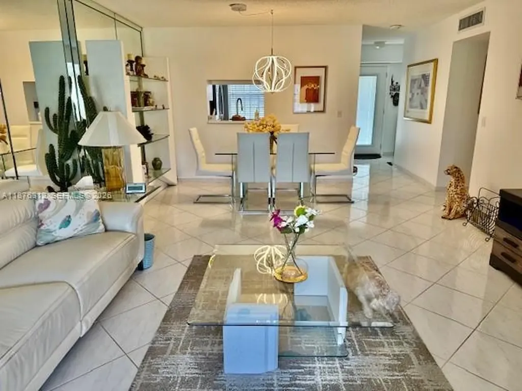 1025 SE 4th Avenue Dania Beach FL 33004