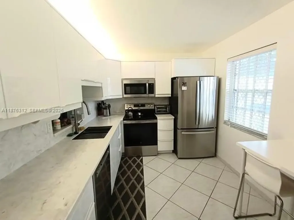 1025 SE 4th Avenue Dania Beach FL 33004