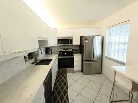 1025 SE 4th Avenue Dania Beach FL 33004