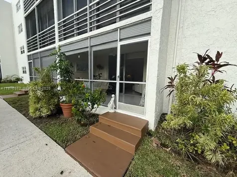 1025 SE 4th Avenue Dania Beach FL 33004