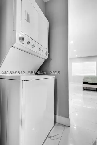 1025 SE 4th Avenue Dania Beach FL 33004