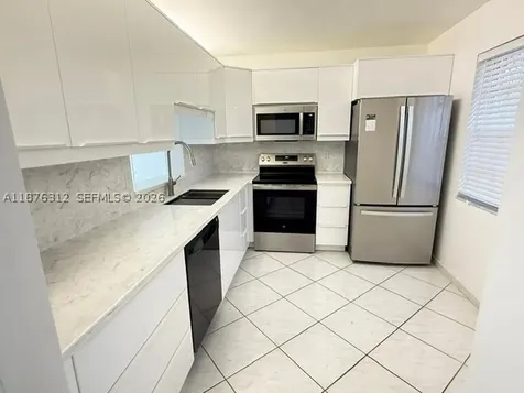 1025 SE 4th Avenue Dania Beach FL 33004