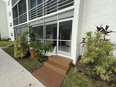 1025 SE 4th Avenue Dania Beach FL 33004