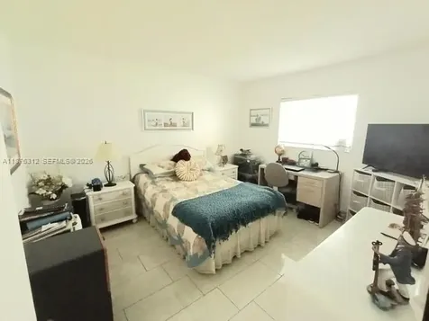 1025 SE 4th Avenue Dania Beach FL 33004