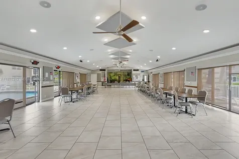 1025 SE 4th Avenue Dania Beach FL 33004