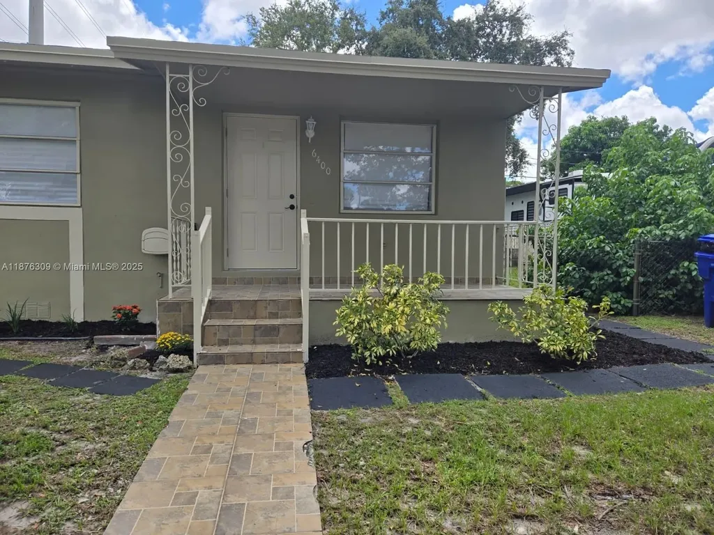 6400 Meade Street Hollywood FL 33024